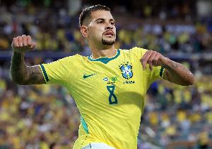 记者：吉马良斯将在周一接受阿森纳体检，转会费7500万镑