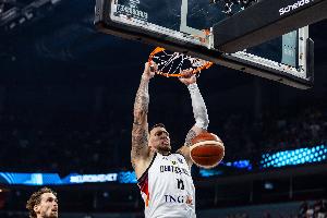 记者：前NBA球员丹尼尔·泰斯正与特拉维夫马卡比进行深入谈判