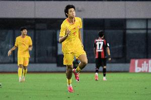 药厂U17主帅：赵松源意识出众、技术全面，去欧洲也会有竞争力
