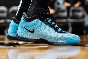 球鞋记者：詹姆斯最新签名鞋LeBron 24亮相 老詹惊叹最轻个人鞋款