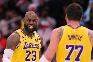 苏群谈湖人出售：NBA已变成资本的夜店 幸好詹姆斯早走了