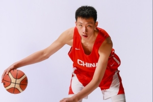 媒体人：中国U18男篮内线的巨大优势没发挥出来 三个中锋只得12分
