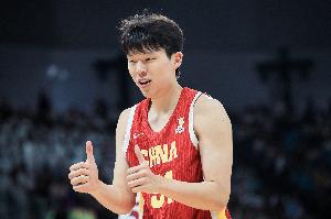 杨瀚森打出NBA级竞技水平 球队虽有犯错仍凭个人能力统治全场比赛