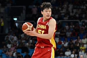 中国篮协给了杨瀚森一个相对完整的NBA赛季 希望他能再度练级
