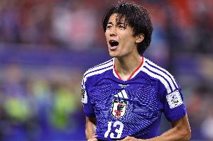 记者：里昂将引进日本国脚中村敬斗，以接替马利克·福法纳