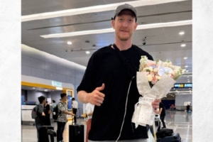 宁波男篮晒接机视频：大外援罗兰茨·史密茨抵达宁波