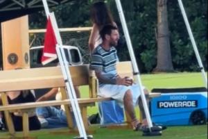 号角报：梅西退出国家队后首露面，与苏牙看孩子踢球享受家庭时光