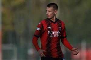 全市场：卡马达在米兰出场时间寥寥无几，欧联杯可能是证明的机会