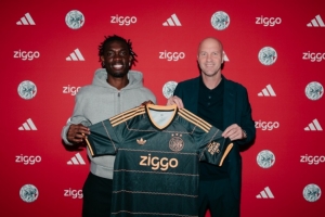 官方：阿贾克斯签下30岁前热刺中场比苏马，据悉签约1+1年