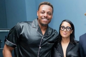 与伴侣分房睡合适吗？皮尔斯：分房睡不代表不同房 自己舒服就好