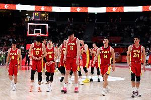 媒体人：亚运会是男篮难得能参加的大型赛事 结果又一次碎了一地
