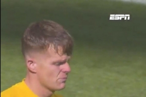 荷媒：前巴萨主帅科曼的妻子去世，其子在荷甲比赛中泪洒球场