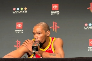 打湖人距离复出有多接近？KD：打不了 我在场上来回跑动都很困难