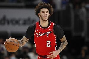 朗佐·鲍尔辟谣退役传闻：这对我可是大新闻 我还在等NBA球队召唤