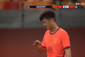 厂长啊刘洋上半场解围变乌龙+造越位失败+传球出边线