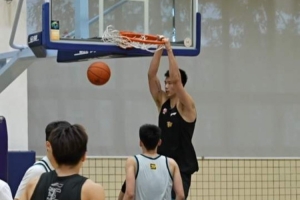 广东男篮晒球队训练视频：队内对抗实录⏱️冲刺备战季前赛