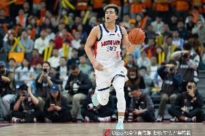 郭艾伦：不想就这么结束职业生涯 我会努力再试一试