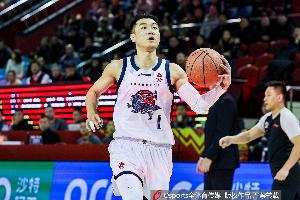 山东官方：高诗岩仍处于伤病恢复阶段 将缺席季前赛全部三场比赛