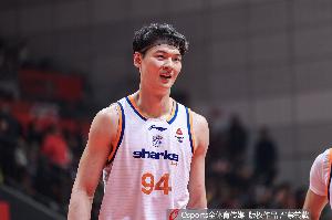随便打打！王哲林9中6轻松拿下13分5板1帽