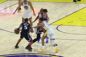 医疗专家：NBA球员赛季中遭遇髌骨半脱位平均缺阵时间为14天
