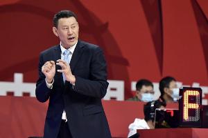 李楠总结季前赛：球队得到锻炼 也让我在新赛季开始前非常有信心