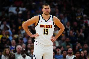 手感不佳！约基奇半场6投仅1中拿5分6板7助 累计4犯在身