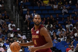 多诺万·米切尔谈莫布里：他是球队打进东决的功臣
