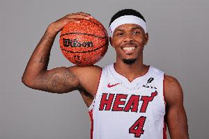 努努力进轮换！37号秀康韦尔17中9&三分7中3砍下21分7助