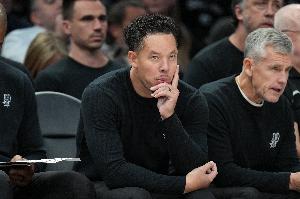 米奇：上赛季成绩已经不重要 现在NBA30支球队都重新站在山脚下